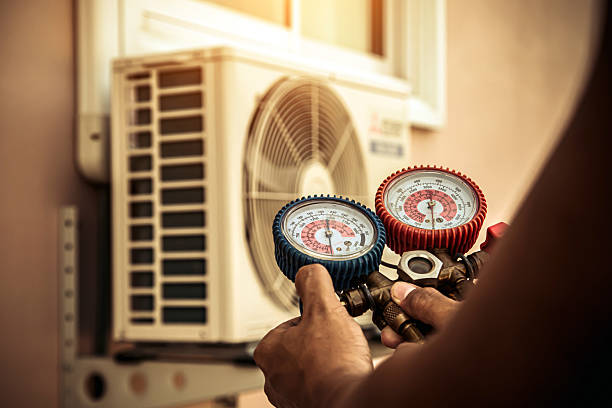 Professional Ac Installation technician working in Riverside, MD